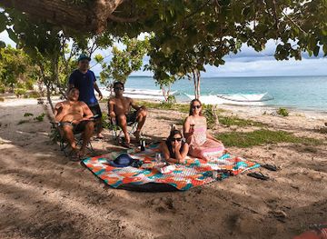 philippines/calaguas-island/landmark/quinapaguian-island