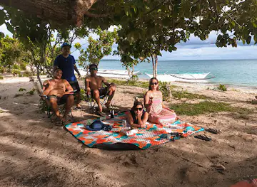 Quinapaguian Island