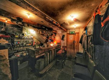 ireland/kilkenny/landmark/hole-in-the-wall