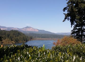 oregon/cascade-mountains/landmark/historic-columbia-river-highway-state-trail-bridge-of-the-gods-trailhead