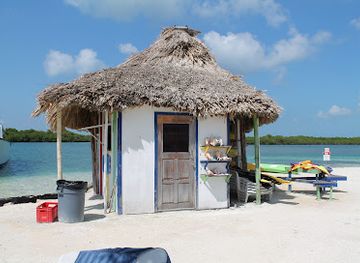 belize/belize-district/landmark/bannister-caye-starfish-island