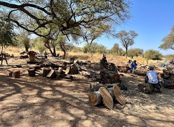 namibia/okahandja/landmark/okahandja-mbangura-woodcarvers-craft-market
