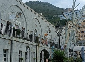 gibraltar/casemates-square/landmark/all-s-well
