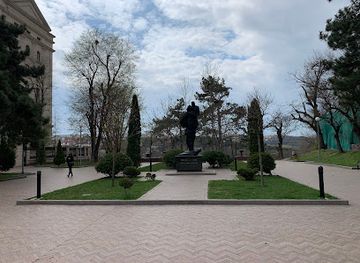 moldova/chisinau-county/landmark/the-monument-of-ion-and-doina-aldea-teodorovici