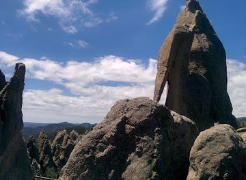 south-dakota/custer/landmark/needles-eye-tunnel