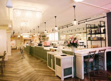 montana/whitefish/landmark/boudoir-bar-cafe-coffee-treats