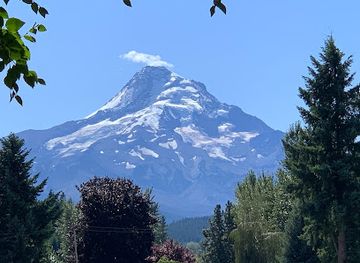 oregon/mt-hood-territory/landmark/mount-hood-railroad