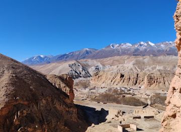 nepal/upper-mustang/landmark/zhong-cave