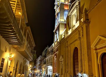 colombia/cartagena-coast/landmark/plaza-de-bolivar