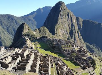 peru/machu-picchu/landmark/house-of-the-guardian-to-the-funerary-rock-at-machu-picchu
