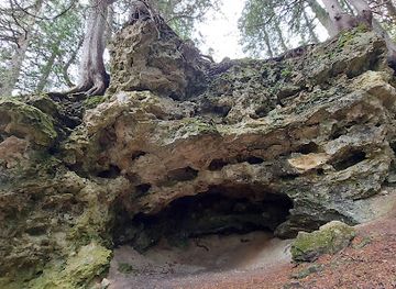 michigan/mackinac-island/landmark/eagle-point-cave