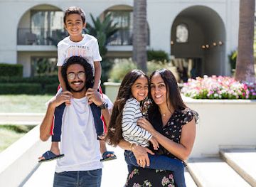 california/huntington-beach/landmark/hb-photo-studio