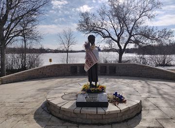 canada/regina/wascana-centre/landmark/holodomor-statue