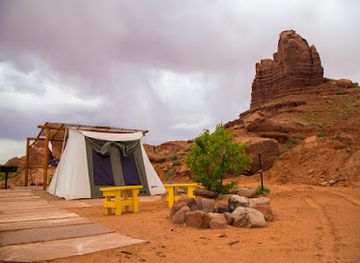 arizona/monument-valley/landmark/monument-valley-airbnb