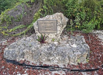 florida/marco-island/landmark/marco-island-historical-landmark-cemetery