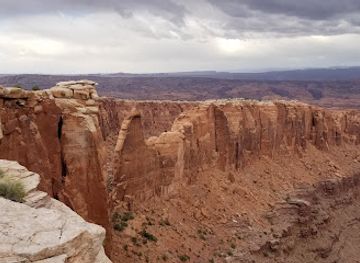 utah/canyonlands/landmark/long-canyon-road