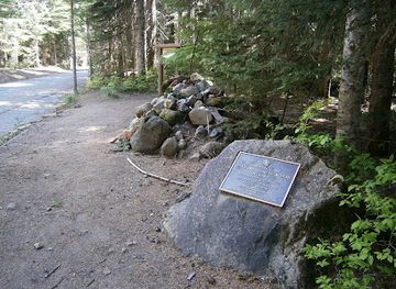 oregon/mt-hood-territory/landmark/pioneer-woman-s-grave