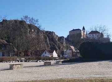 hungary/central-transdanubia/landmark/margit-romok