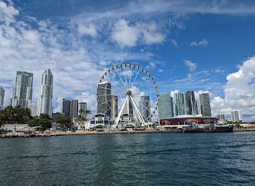 florida/miami/landmark/island-queen-cruises-tours