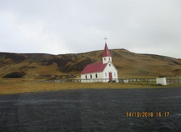 iceland/vik/landmark/reyniskirkja-church