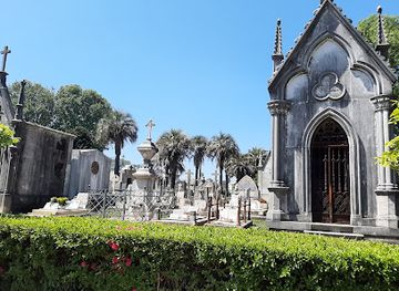 portugal/porto/landmark/monumento-as-vitimas-do-incendio-do-teatro-baquet