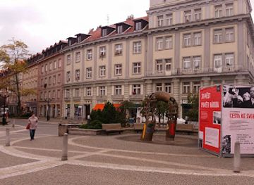 czechia/hradec-kralove/landmark/fountain-u-centralu