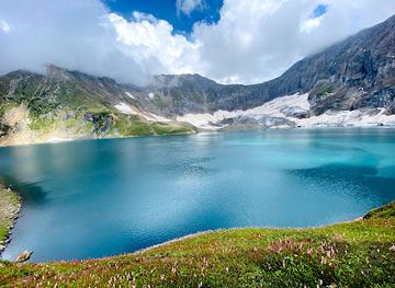 pakistan/neelum-valley/landmark/ratti-gali-lake