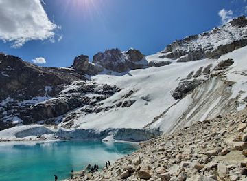 bolivia/chacaltaya/landmark/laguna-charquini
