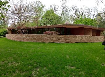 illinois/rockford/landmark/frank-lloyd-wright-s-laurent-house