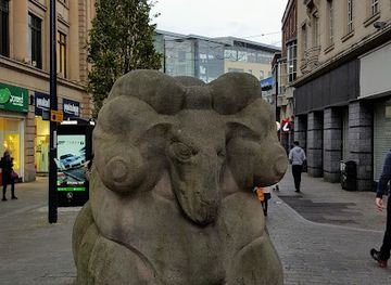 united-kingdom/derbyshire/landmark/the-derby-ram-statue