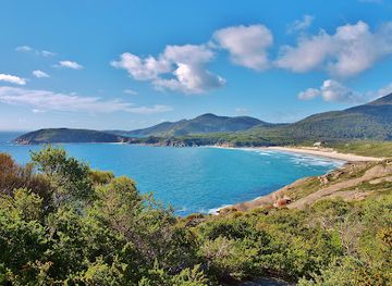 australia/south-west/landmark/squeaky-beach