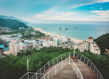 south-korea/gangneung-coastal-areas/landmark/jeongdongjin-sculpture-park