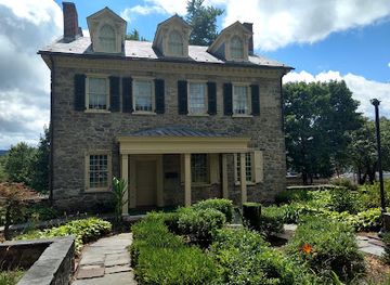 pennsylvania/lehigh-valley/landmark/trout-hall