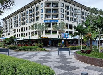australia/cairns/landmark/cairns-city-sunday-walk