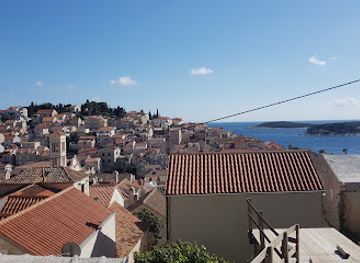 croatia/hvar/landmark/the-white-rabbit