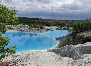 indonesia/bangka-belitung-islands/landmark/danau-kaolin-kulong-biru-bangka-tengah