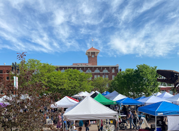 kansas/wichita/landmark/old-town-farm-art-market