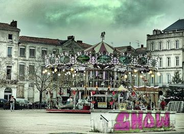 france/la-rochelle/landmark/pl-de-verdun