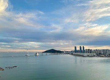 south-korea/busan-beaches/landmark/gwangali-beach