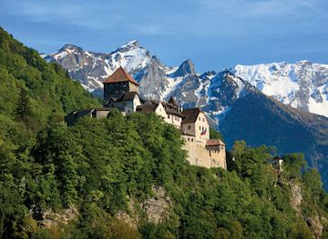 liechtenstein/oberland/landmark/mittelpunkt-von-liechtenstein