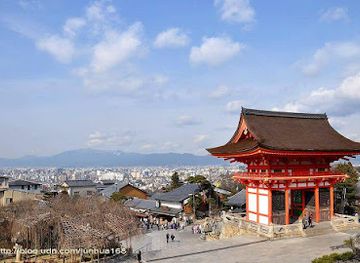 japan/kyoto/higashiyama/landmark/kiyomizu-dera-niomon-gate
