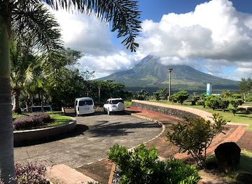 philippines/legazpi/landmark/lignon-hill