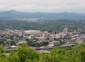 virginia/roanoke/landmark/mill-mountain-star