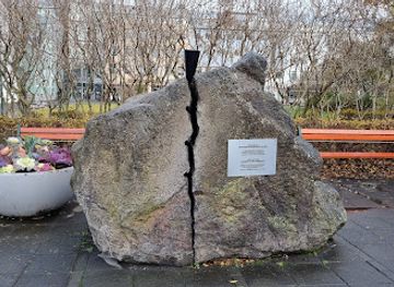 iceland/southern-region/landmark/the-black-cone-monument-to-civil-disobedience