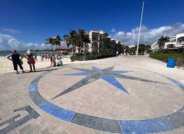 mexico/playa-del-carmen/downtown-playa-del-carmen/landmark/playa-constituyentes