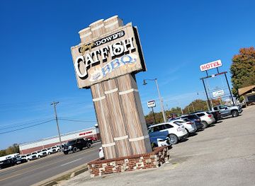 missouri/lebanon/landmark/dowds-catfish-house