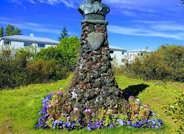 iceland/hafnarfjordur/landmark/hellisgeroi
