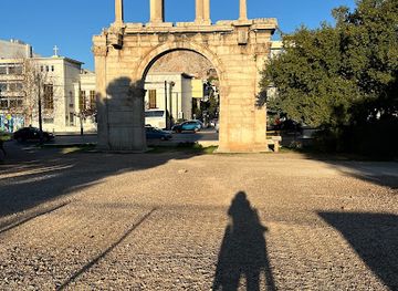 greece/attica/landmark/arch-of-hadrian