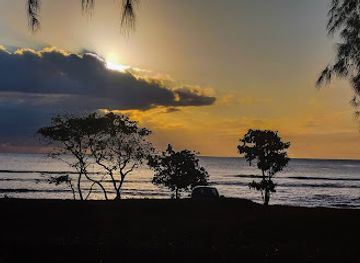 mauritius/pointe-aux-piments/landmark/pointe-aux-piments-public-beach