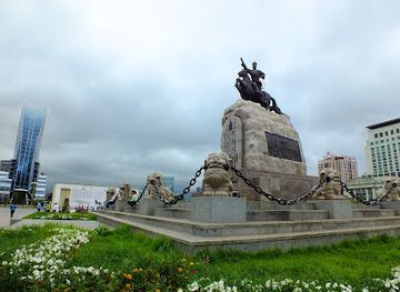 mongolia/ulaanbaatar/landmark/sukhbaataryn-khoshkhoo